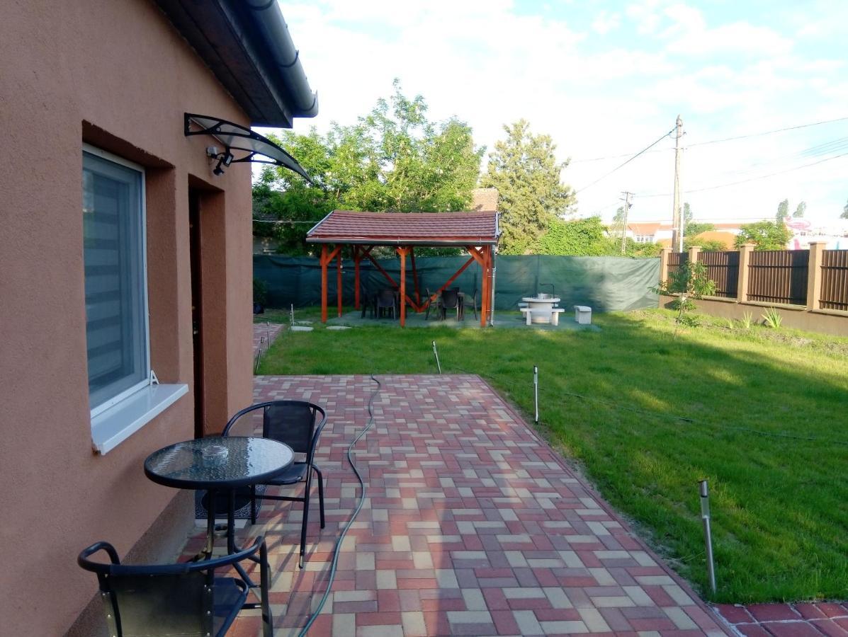 Angyal Apartman Cserkeszőlő Exterior foto