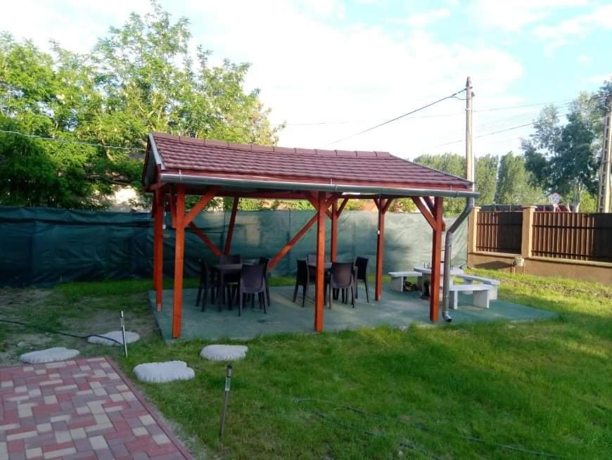 Angyal Apartman Cserkeszőlő Exterior foto